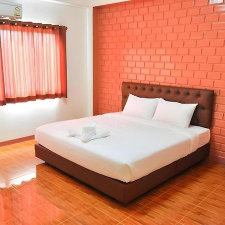 Bussarakam Place Hotel Chanthaburi Exterior photo