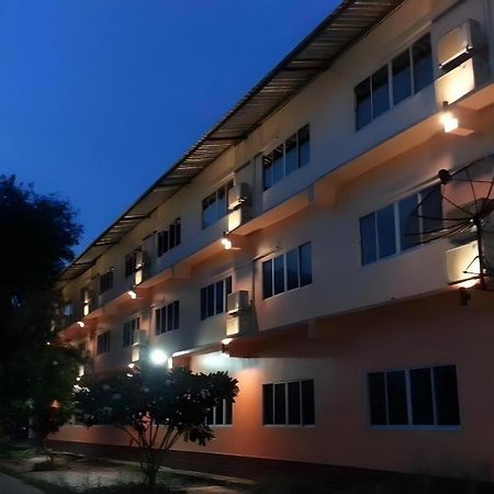 Bussarakam Place Hotel Chanthaburi Exterior photo