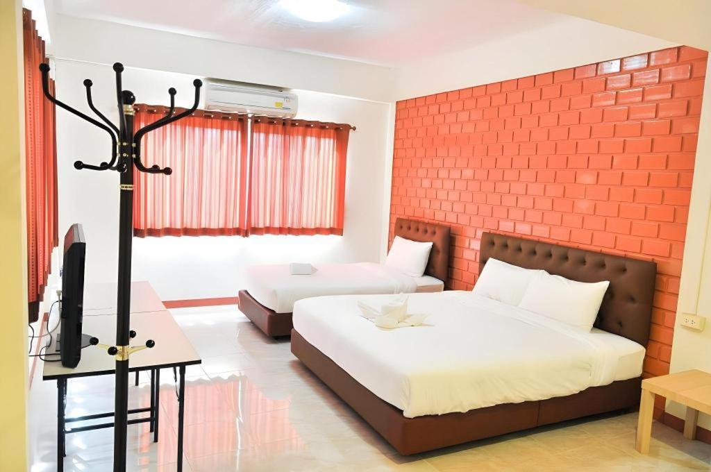 Bussarakam Place Hotel Chanthaburi Exterior photo