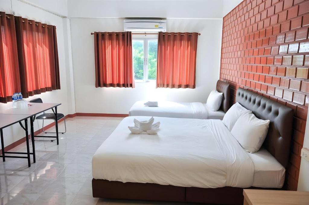 Bussarakam Place Hotel Chanthaburi Exterior photo
