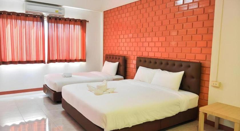 Bussarakam Place Hotel Chanthaburi Exterior photo