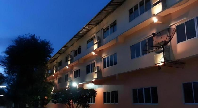 Bussarakam Place Hotel Chanthaburi Exterior photo