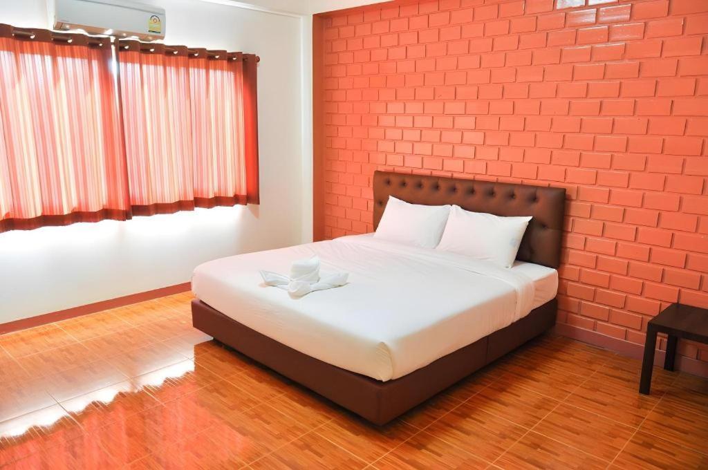 Bussarakam Place Hotel Chanthaburi Exterior photo